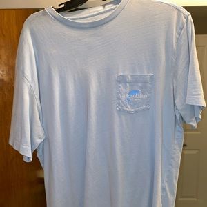 Vineyard vines t shirt
